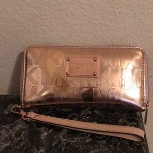 Michael Kors Rose Gold Jet Set Zippy Wallet